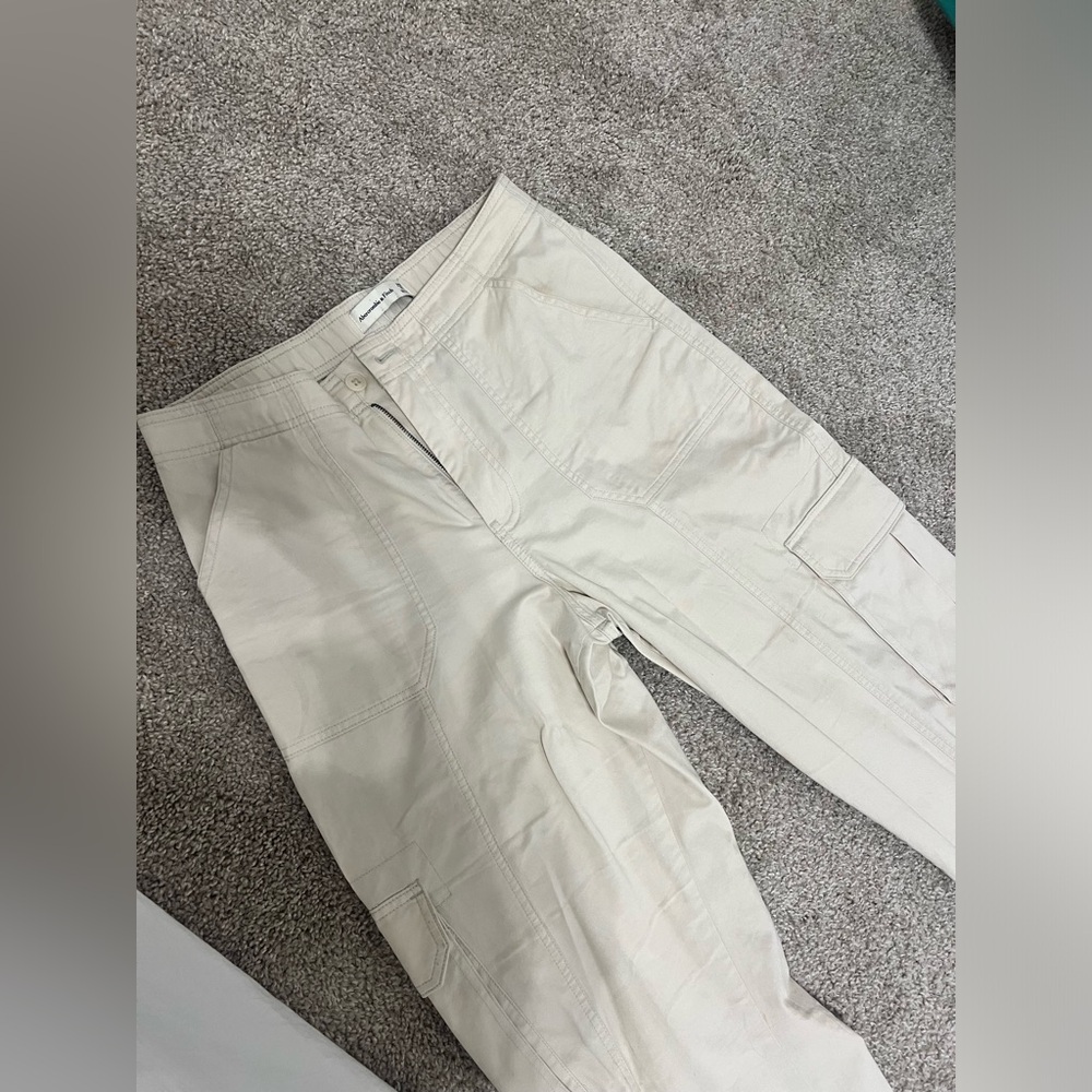 Abercrombie cargo pants!!